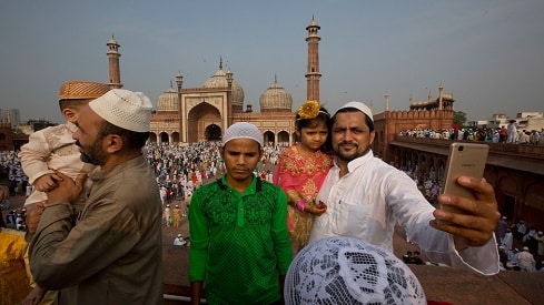  أعيادنا.. عبادة وفرحة India-Eid