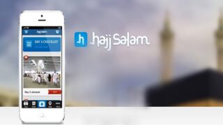 تطبيق "hajj Salam" يعرض مهام اليوم الثالث للحج مع خلفية معلم غير واضحة.