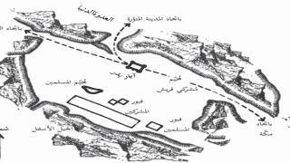 خريطة توضح المواقع العسكرية والخنادق والطرق نحو مدن كالمَدينة ومكة أثناء معركة.