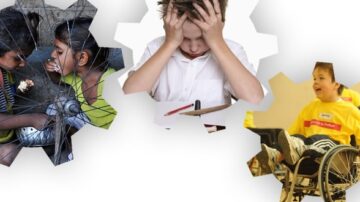 صورة ثلاثية الأبعاد تتضمن ثلاثة مشاهد: أطفال يلعبون معًا على دراجة، طفل يبدو عليه الإحباط وهو يكتب، وطفل آخر يستخدم كرسي متحرك ويبتسم. تعكس الصورة تجارب متنوعة للأطفال وتبرز أهمية اللعب والدعم الاجتماعي.