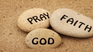 prayer-faith-god-stones تعريف الإسلام بالتقسيم