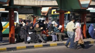busstop-Egypt أكشاك الفتوى.. سيناريوهات الاستحواذ والاستئناس