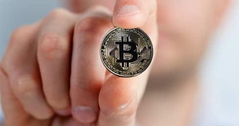 bitcoins1 العملة الرقمية “بيتكوين” : هل هي فقاعة اقتصادية؟  