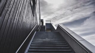stairs-achievement سرطان المؤسسات (1)