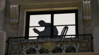 window-1879550_1920 القراءة والمطالعة وجودة الكتاب