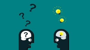 رسم توضيحي لشخصين يتحدثان، حيث يظهر فوق رأس كل منهما علامات استفهام، بينما يظهر في رأس أحدهما أفكار مضيئة تمثل الإلهام أو المعرفة. الخلفية باللون الأزرق الفاتح.