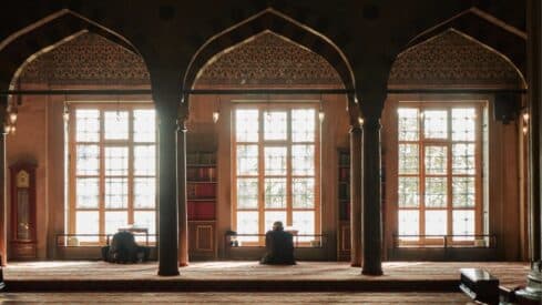 الإعتكاف في المسجد اعتكاف المسلمون في المساجد