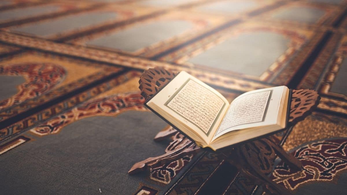 هل يجوز كتابة القرآن بغير الإملاء القرآني؟ - اسلام اون لاين
