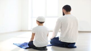 تعليم الصلاة لأبنائنا