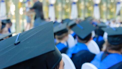 أخلاق المتعلم ومناهج التعلم بين انعكاسات النجاح والرسوب