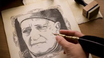 رسم لوجه رجل مسن بجوار قلم حبر ودفتر. تظهر اليد وهي تكتب باستخدام قلم ريش، مع وجود حبر وأسطوانة طباعة على الطاولة. الخلفية بسيطة، مما يبرز تفاصيل الصورة.