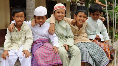 أطفال المسلمين في الروضة