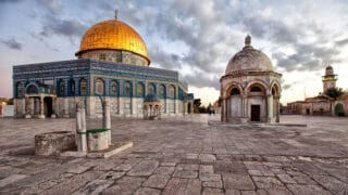 كيف فرط سطان مصر في القدس؟