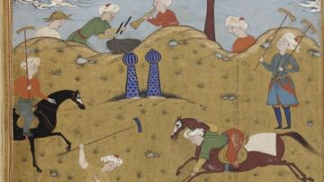 مشهد تاريخي من فن المنمنمات، يظهر مجموعة من الأشخاص في ملابس تقليدية، يقومون بأعمال زراعية في منظر طبيعي. يظهر في الخلفية شجرتان وعمارتان مزخرفتان، بينما يركب بعض الأشخاص الخيول. تعكس الصورة تفاصيل دقيقة عن الحياة اليومية في فترة تاريخية معينة.