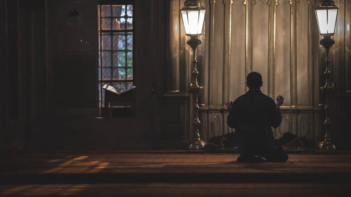أذكار الاستيقاظ في الليل وفضلها وفق دار الإفتاء