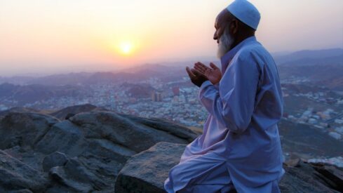 Muslim pilgrim offering prayer