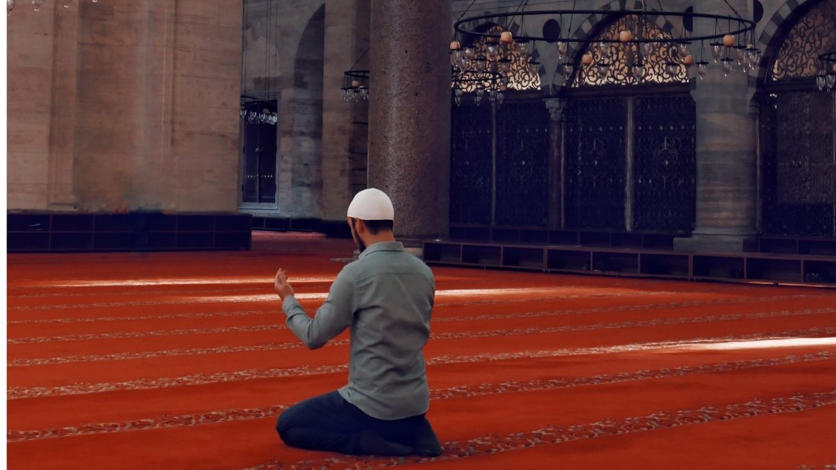 Muslim inside the Masjid praying
