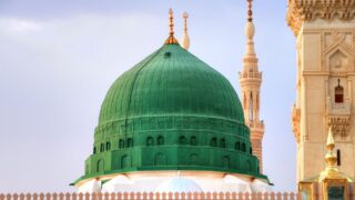قبة المسجد والماذنة