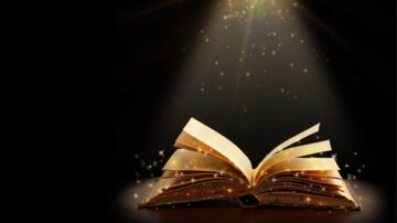 كتاب مفتوح يتلألأ تحت ضوء ساطع، مع تأثيرات سحرية حول الصفحات. يرمز إلى المعرفة والإلهام.