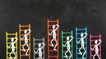 رسم توضيحي يظهر أشخاصًا بأسلوب بسيط يتسلقون سلالم ملونة على خلفية سوداء. يمثل الرسم فكرة التقدم والنمو، مع تباين الألوان بين السلالم.