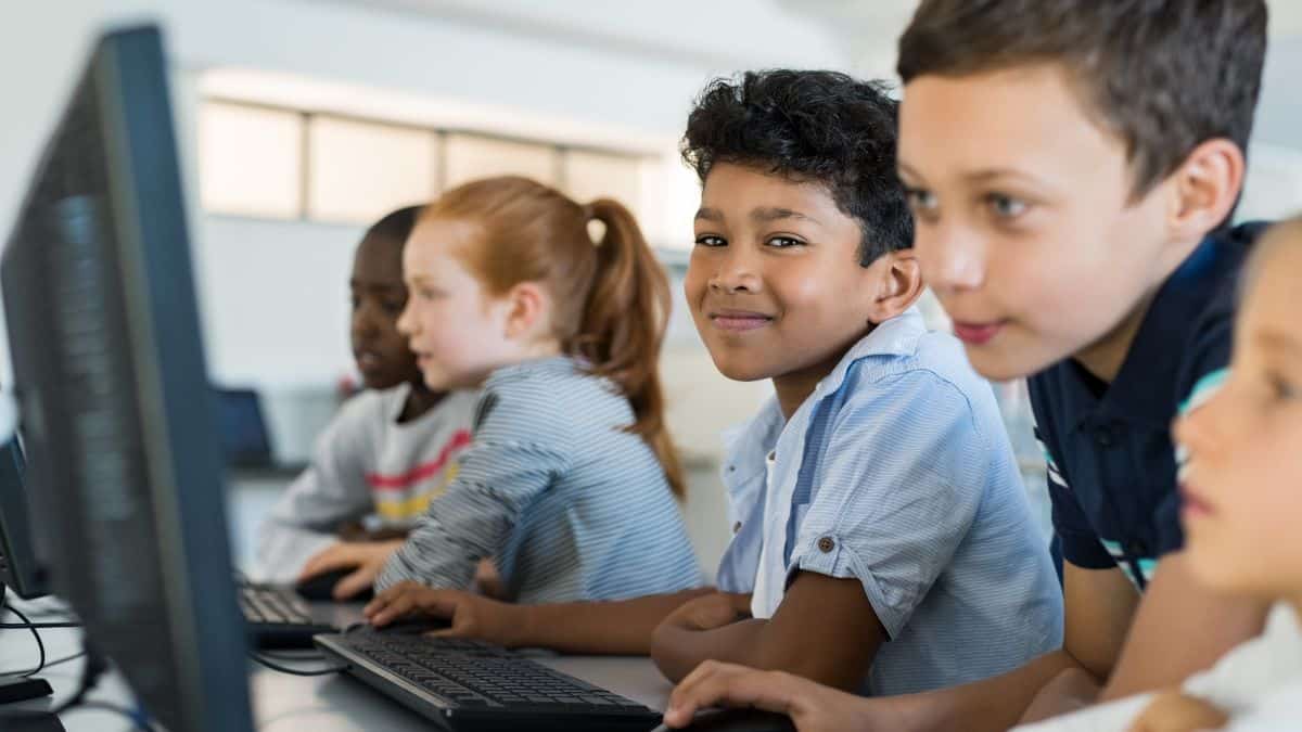 مهارات الوالدين للتعامل مع أبنائهم