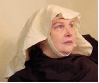 Veiling Through Time: The Tresses of Forgetfulness