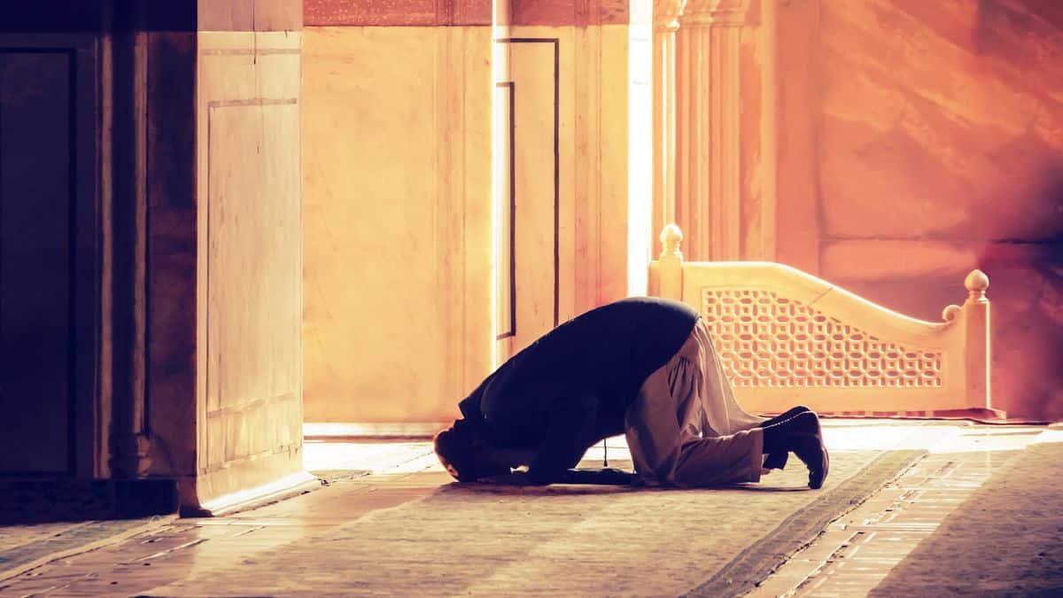 الصلاة وأهمية إقامتها في سياق سورة إبراهيم