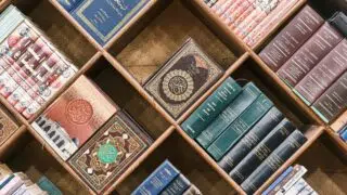 الكتب المقدسة في ميزان العلم القرآن الكريم والإعجاز التاريخي