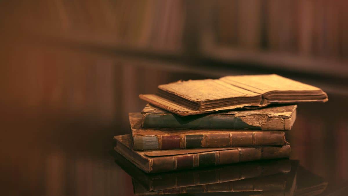 أهمية إدراج المسائل الفقهية في كتب العقيدة: أسباب ودلالات