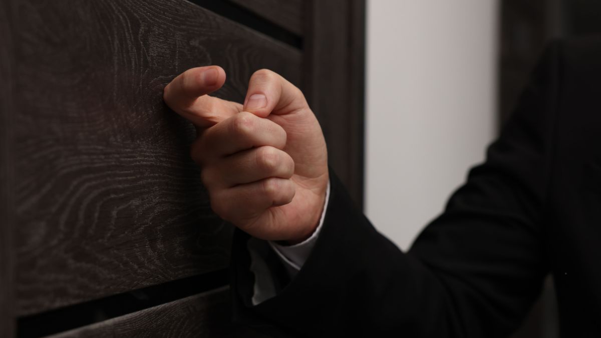 أدب الاستئذان .. السلوك الضائع