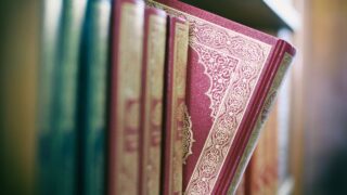 صورة مقال تأجيل الثواب وتعجيله: مصعب بن عمير وابن عوف أنموذجًا