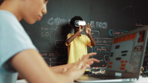 المعرفة الرقمية جسر المدرسة بالمجتمع