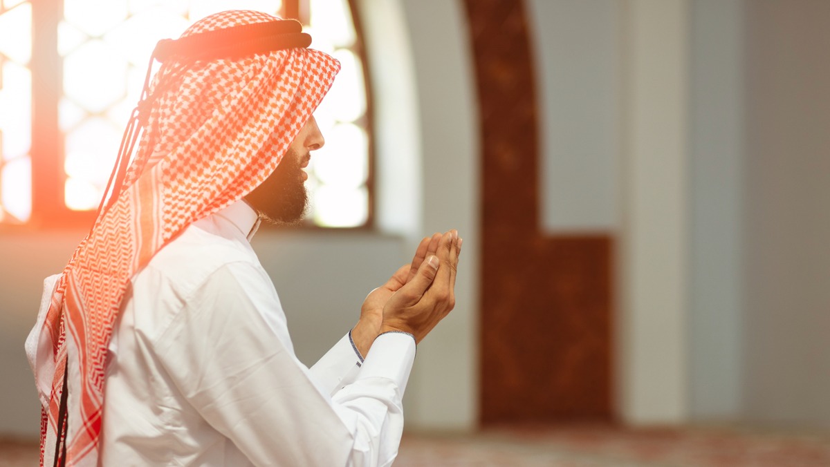 كيف تكون معاملة الناس مفتاحا للزحزحة؟