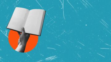 يد تحمل كتابًا مفتوحًا على خلفية زرقاء مع دائرة برتقالية، تعبر عن القراءة والإبداع.